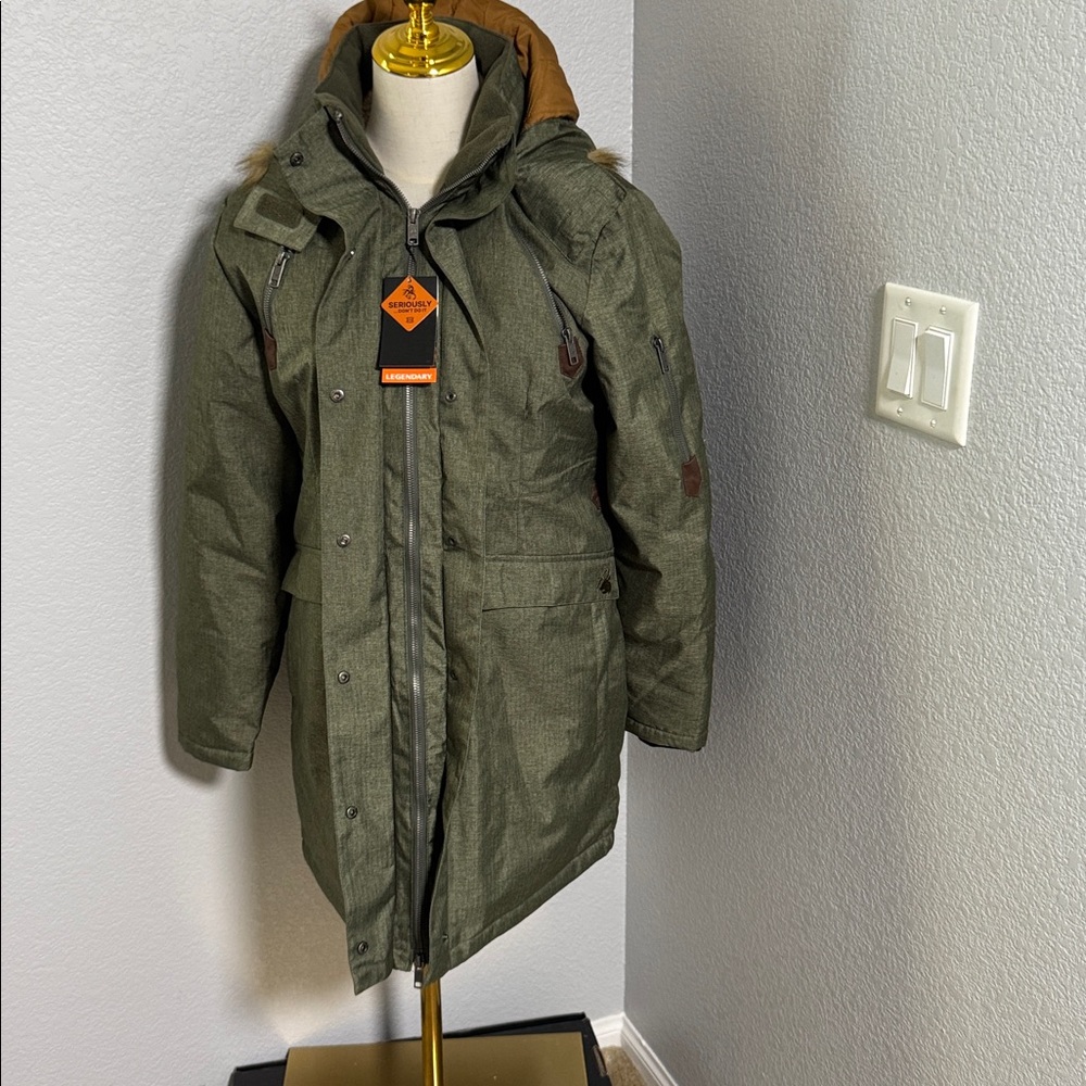 Women's Legendary Whitetails Waterproof Anchorage Parka - Picture 2 of 7
